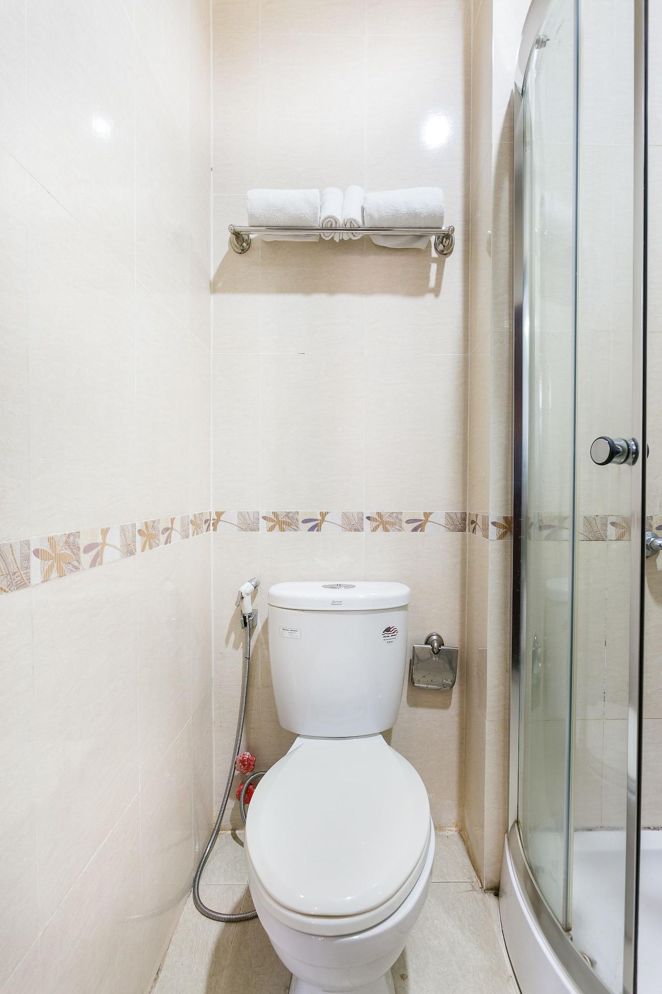 Oyo 130 Tuan Long Hotel Ho Chi Minh City Exterior photo