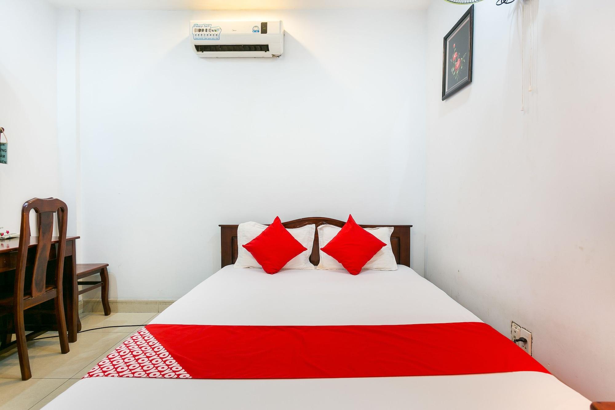 Oyo 130 Tuan Long Hotel Ho Chi Minh City Exterior photo