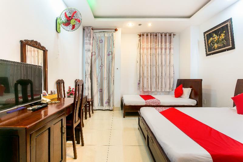 Oyo 130 Tuan Long Hotel Ho Chi Minh City Exterior photo