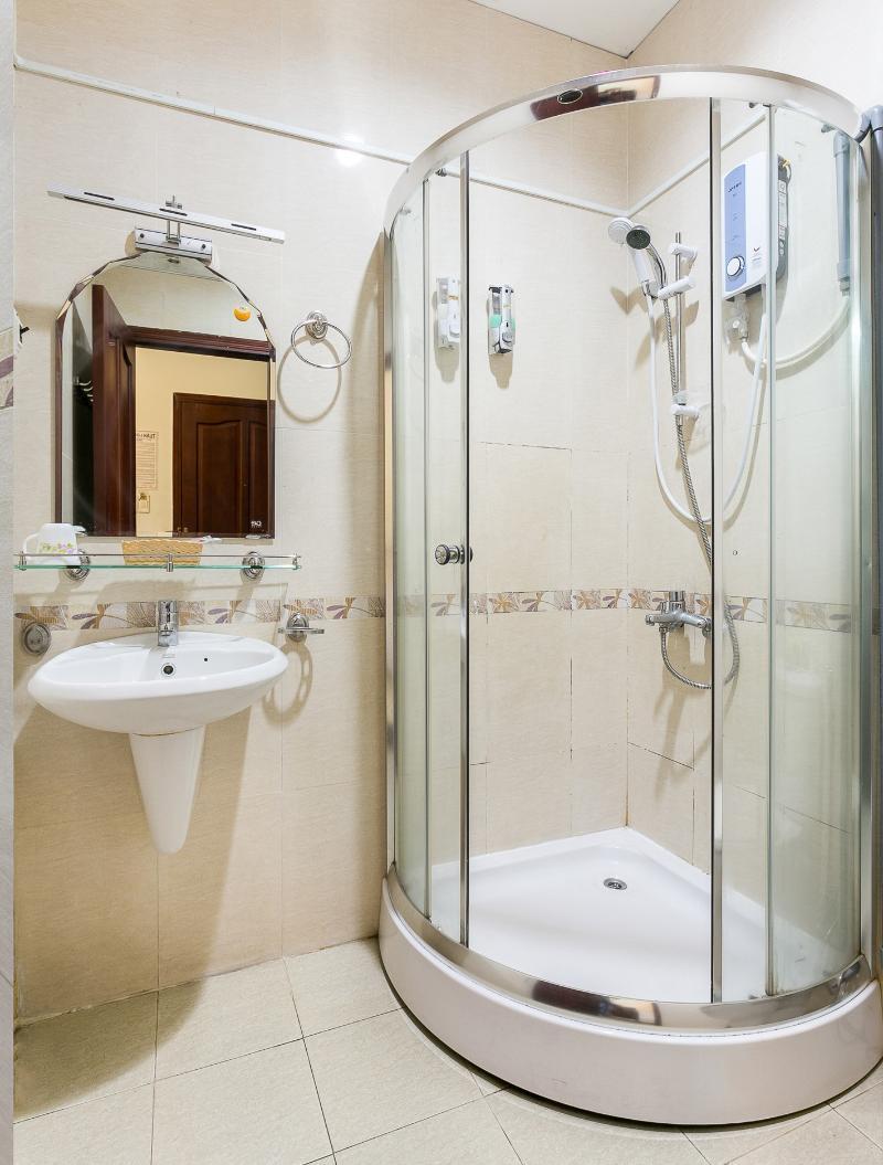 Oyo 130 Tuan Long Hotel Ho Chi Minh City Exterior photo